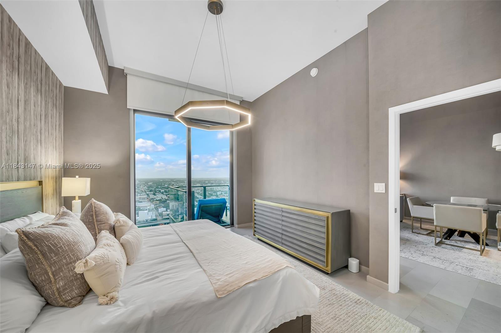 image Rise Condo11
