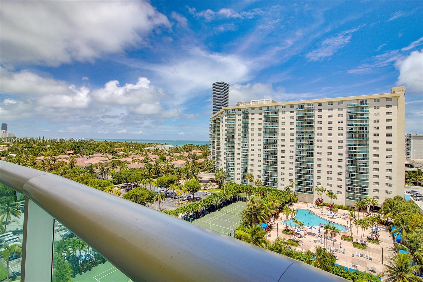 19380 Collins Ave #1002