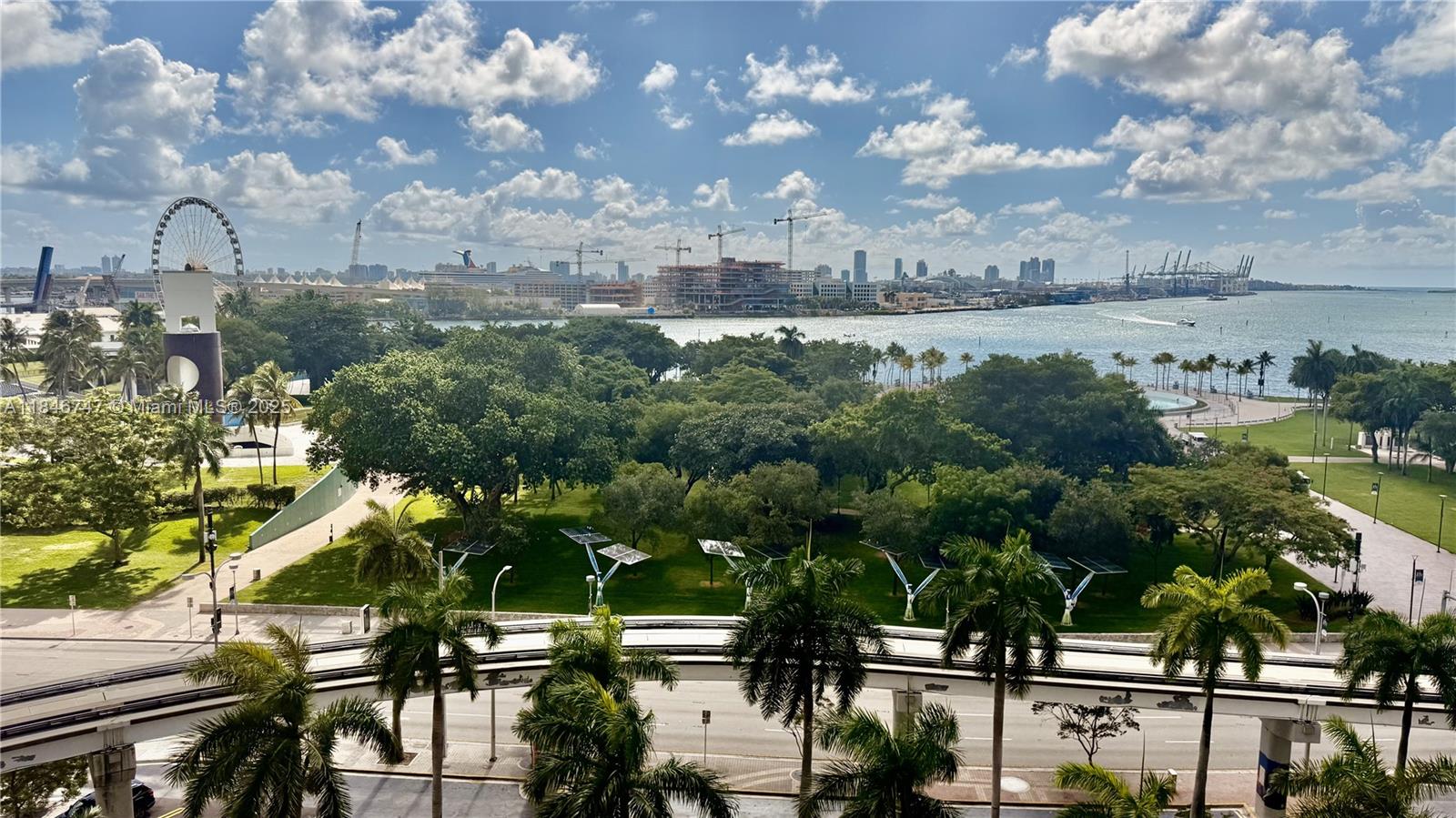 50 Biscayne Blvd #907