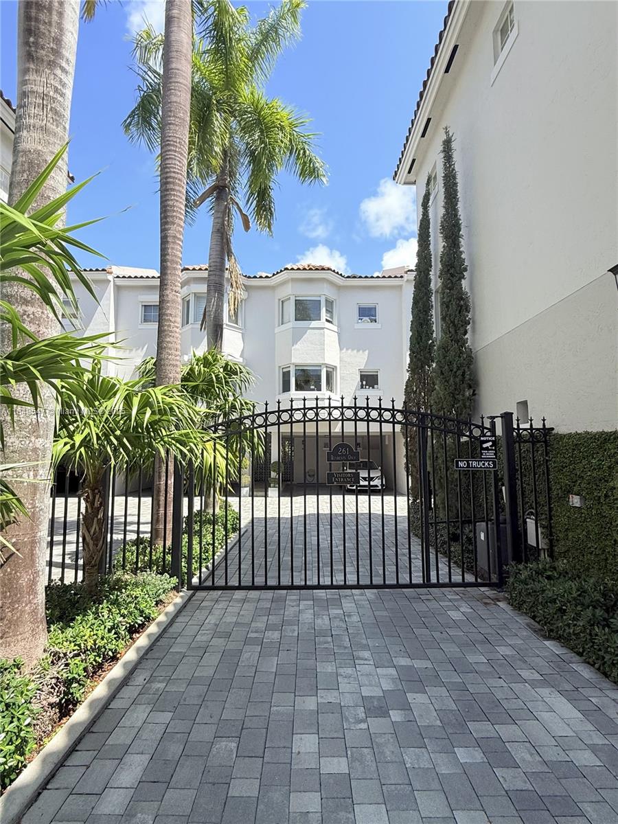 261 Navarre Ave #C-8
