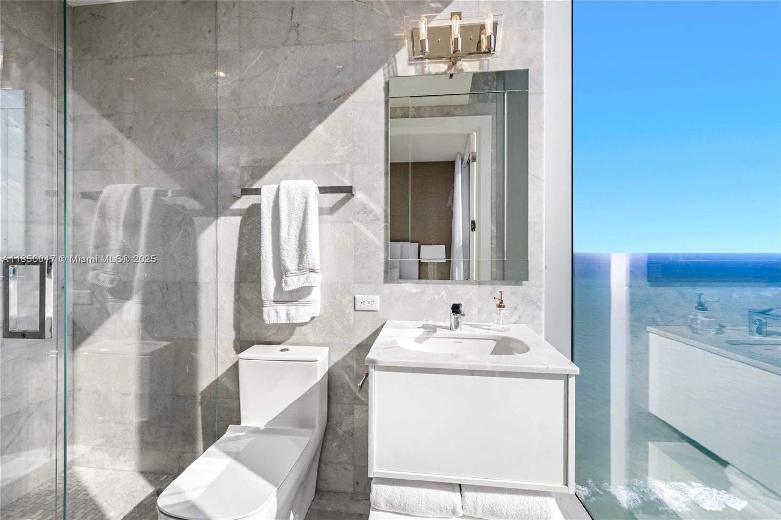 image Turnberry Ocean Club37