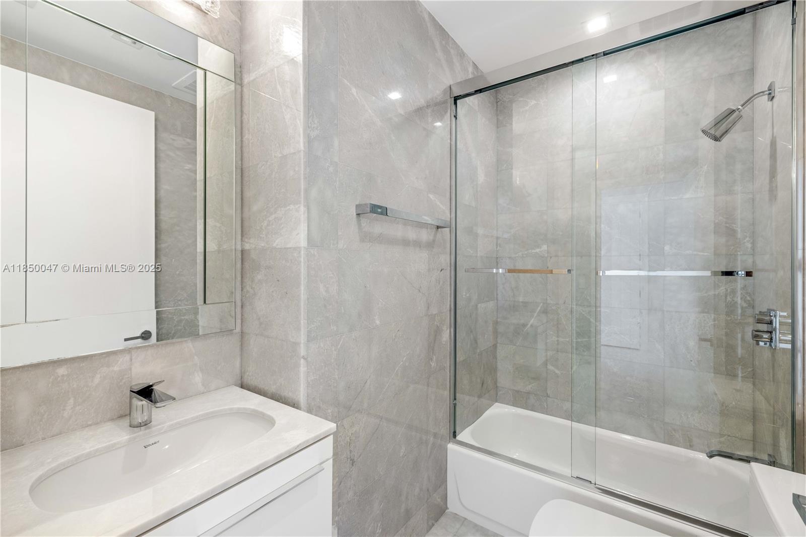 image Turnberry Ocean Club45