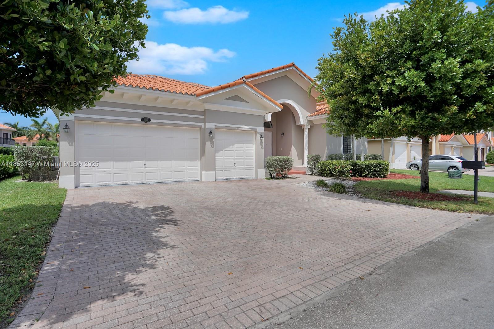 7871 SW 195th Ter