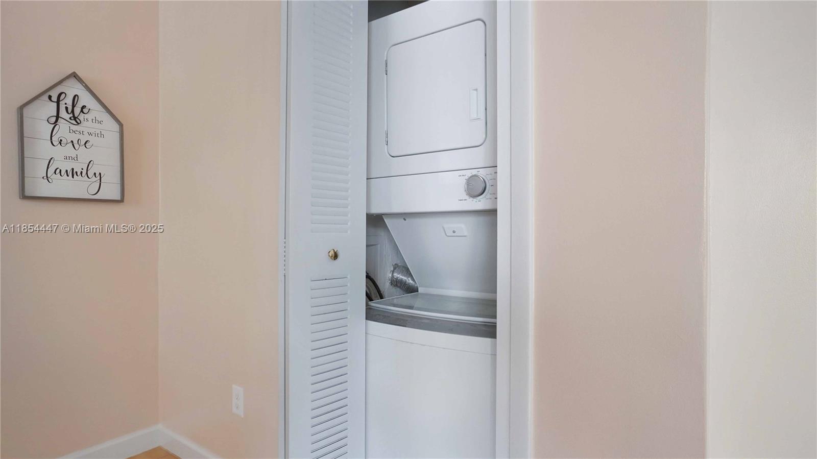 540 15th St #203,Miami Beach, FL 33139