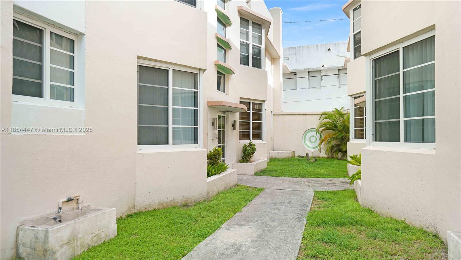 540 15th St #203,Miami Beach, FL 33139