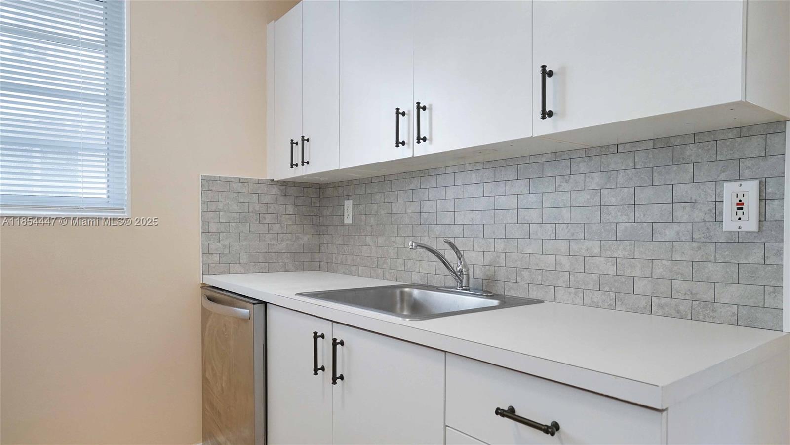 540 15th St #203,Miami Beach, FL 33139