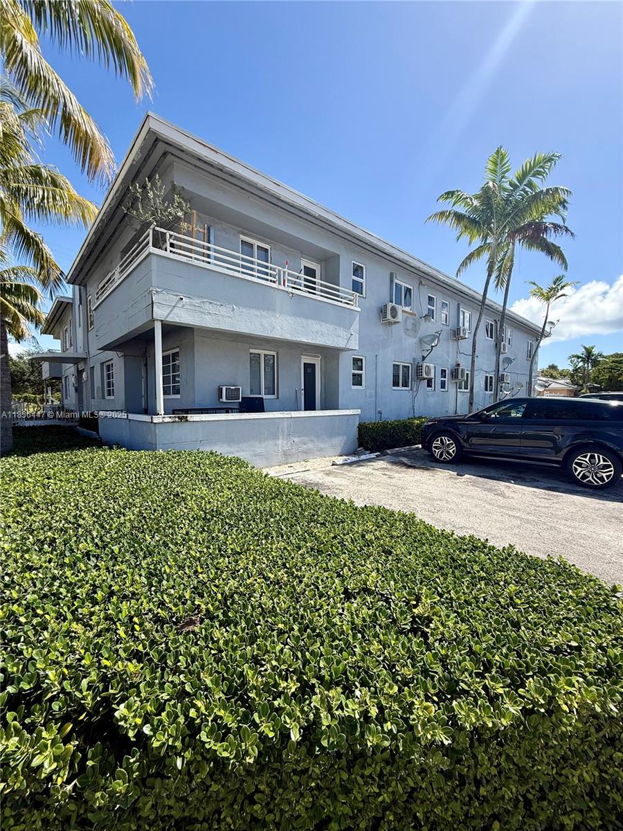 5305 Biscayne Blvd #202