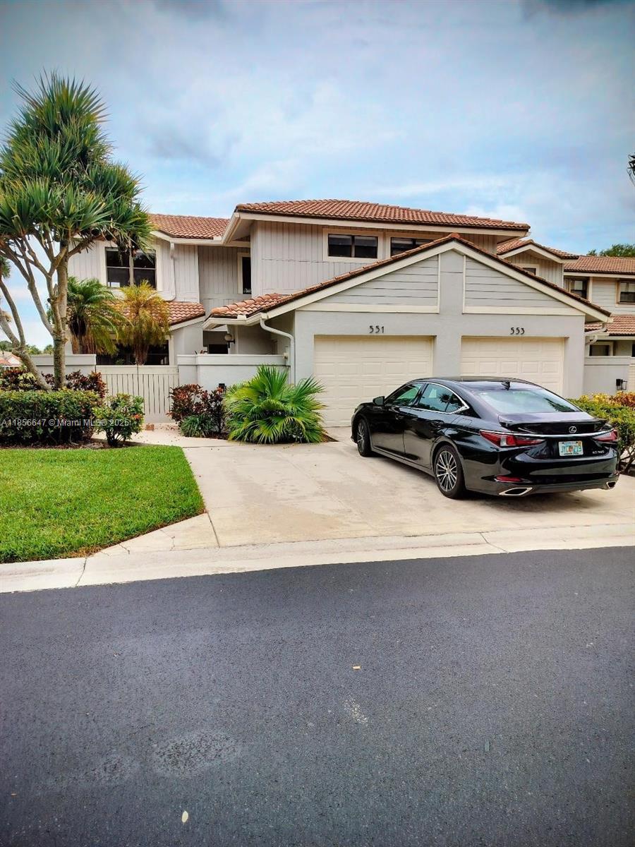 551 Prestwick Cir #551