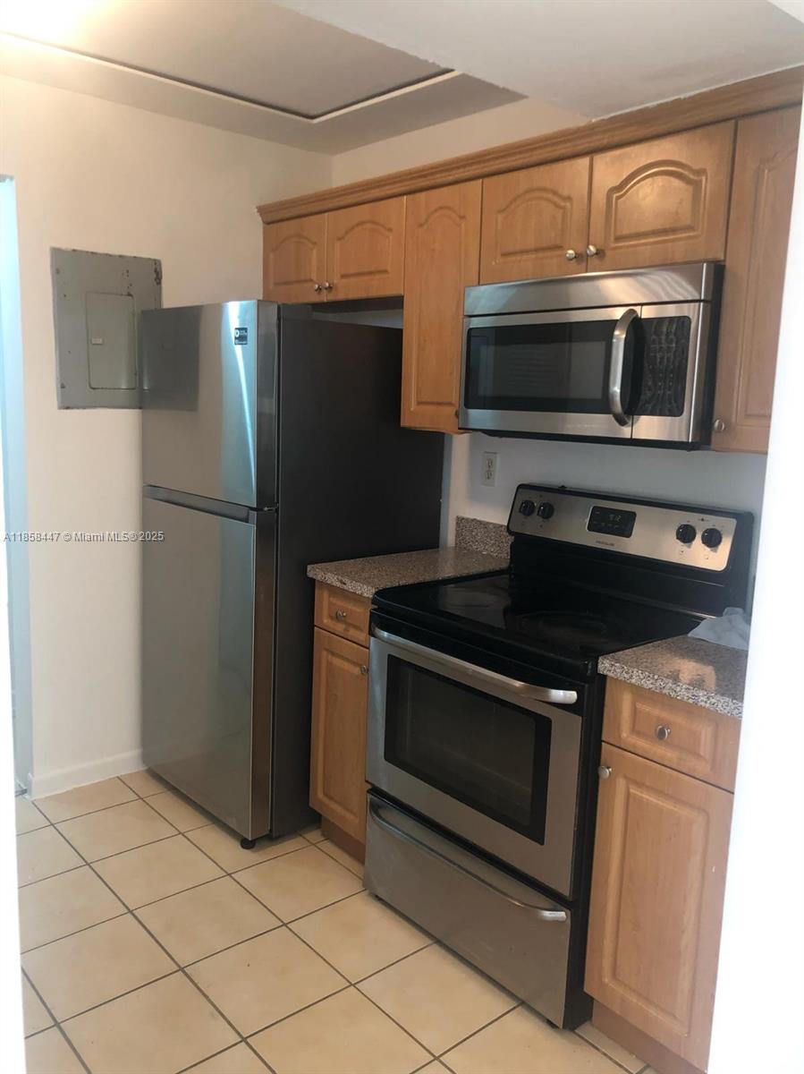 560 NW 114th Ave #203