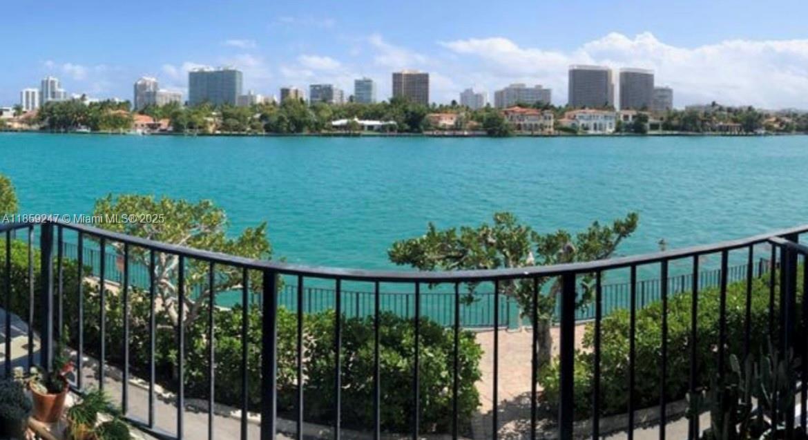 10101 E Bay Hbr Dr #204