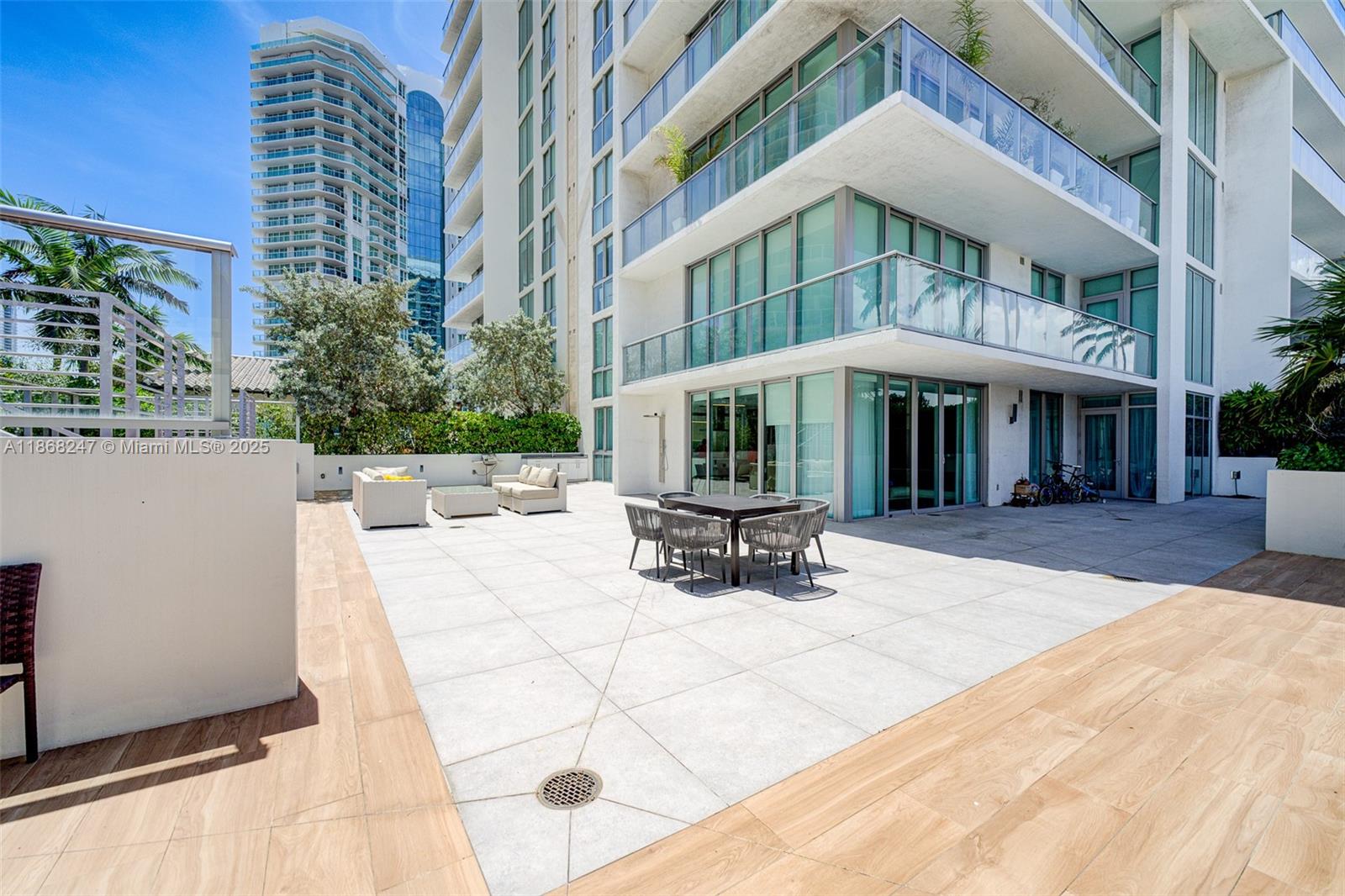 image Parque Towers Condo18