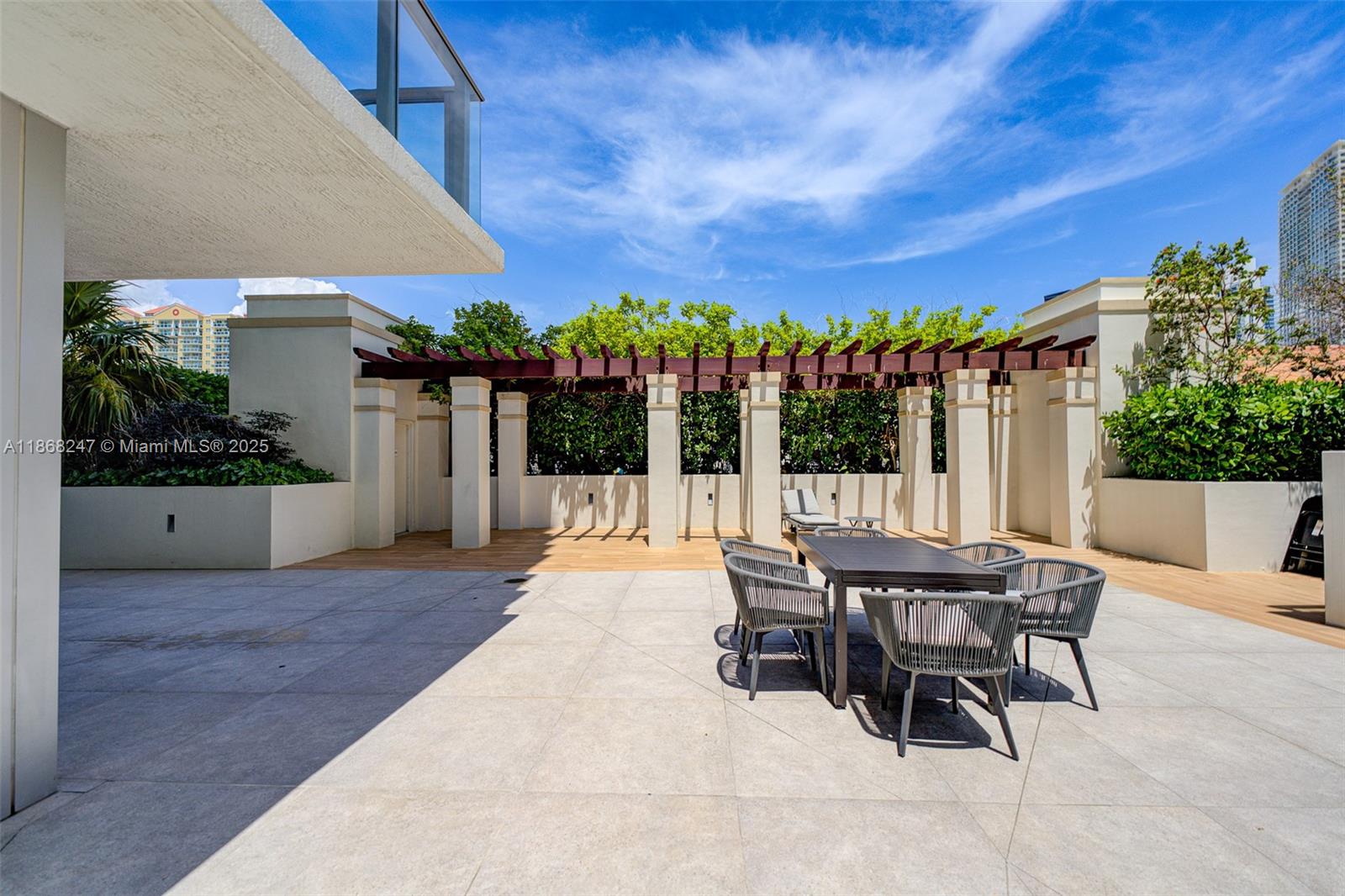 image Parque Towers Condo20