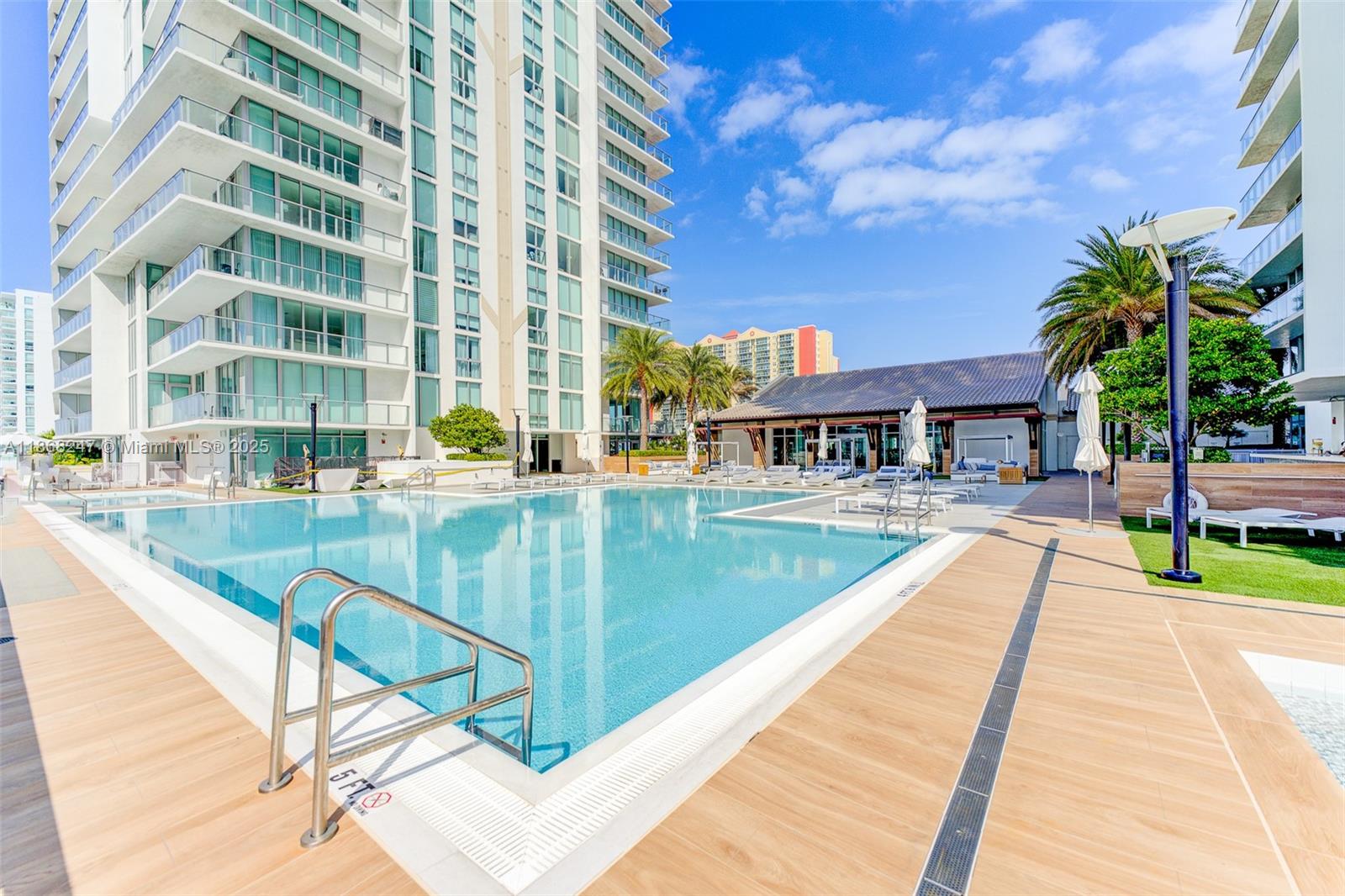 image Parque Towers Condo21