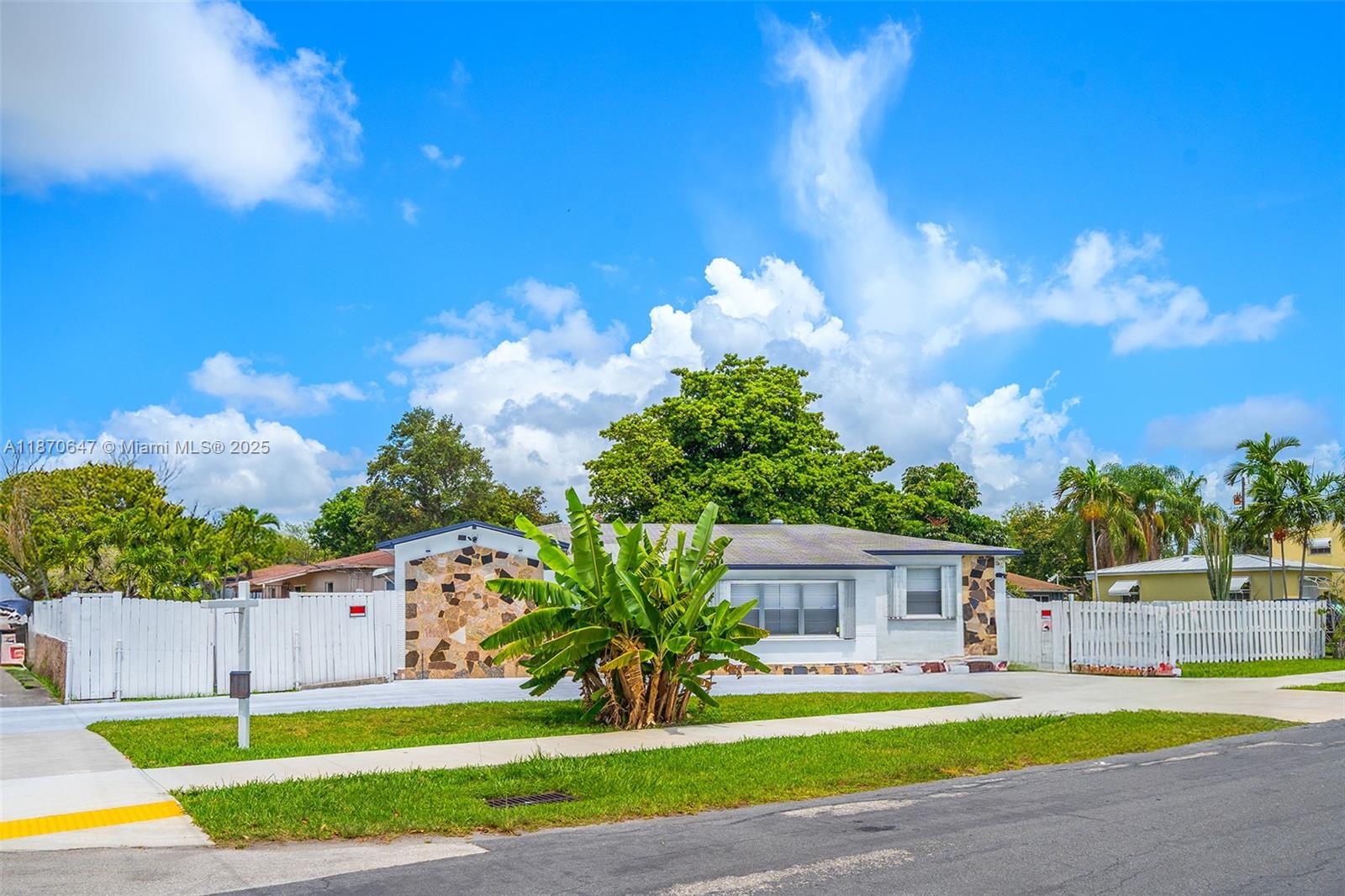 600 SW 10th St
