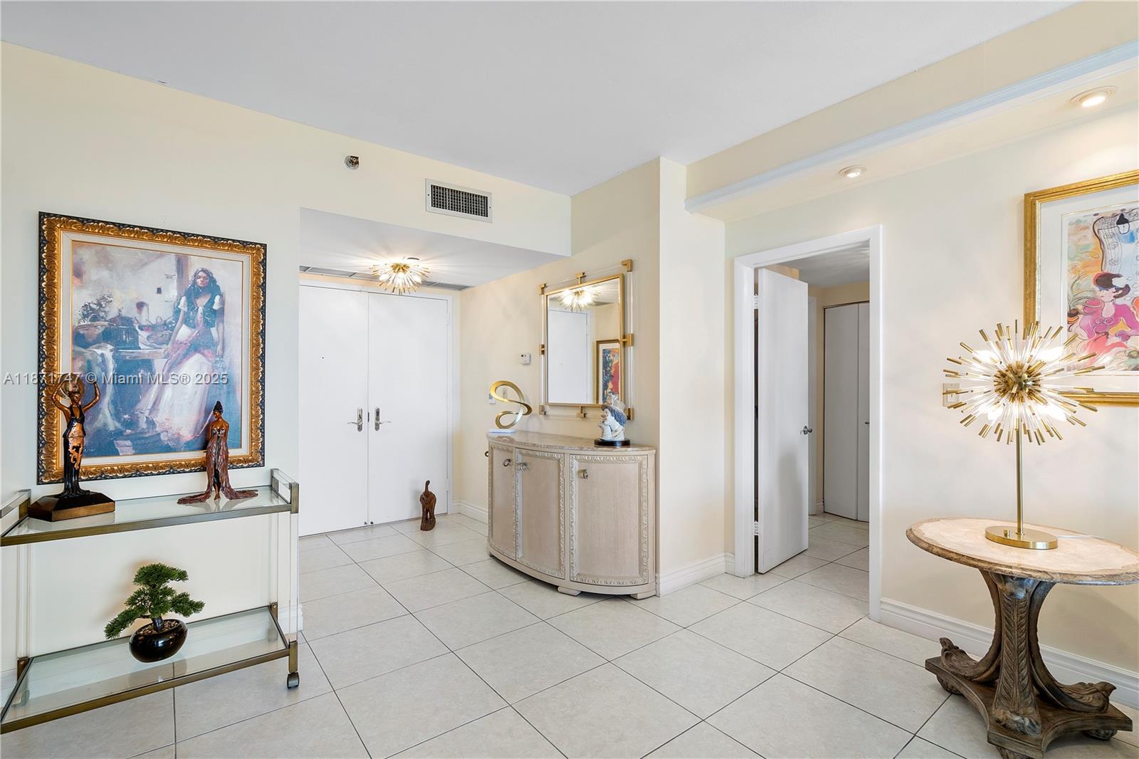 image Hamptons West Condo11