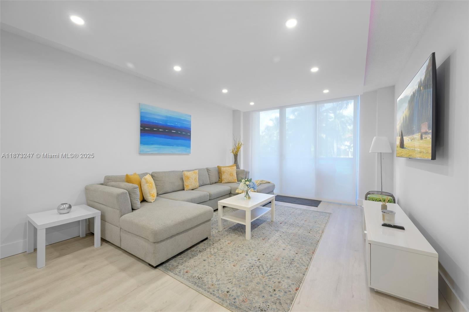19370 Collins Ave #124