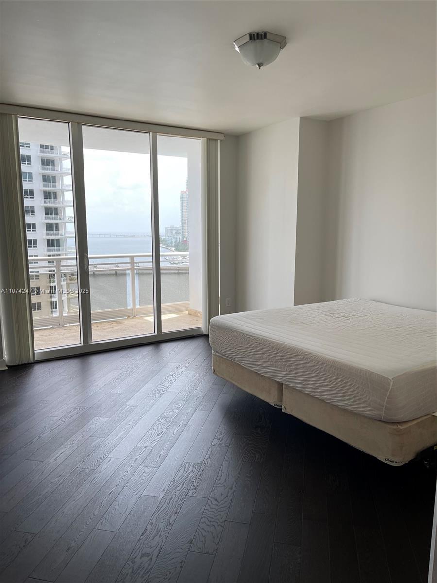 image Carbonell Condo16