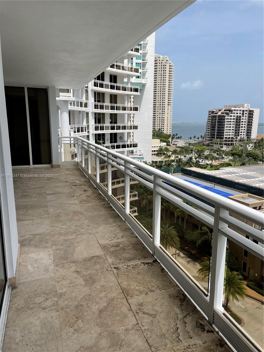 image Carbonell Condo18