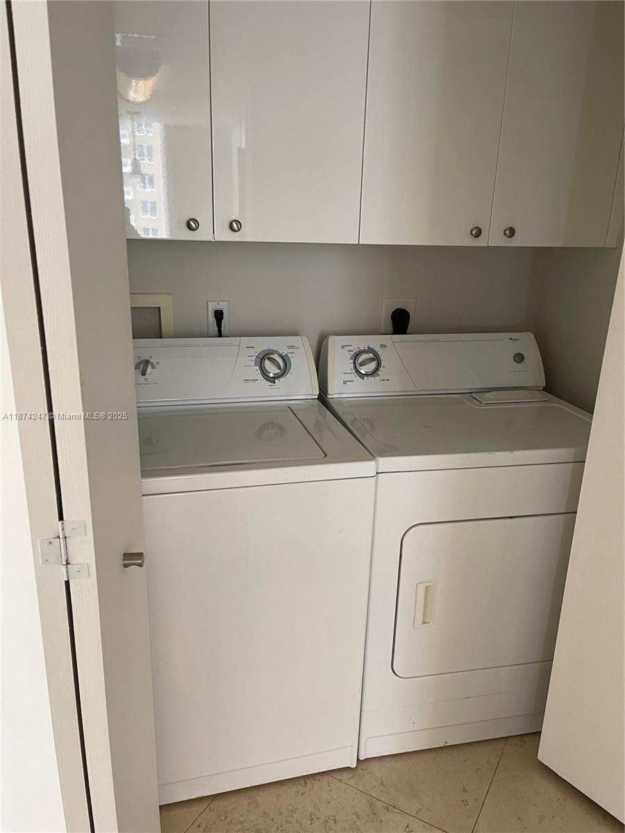 image Carbonell Condo19