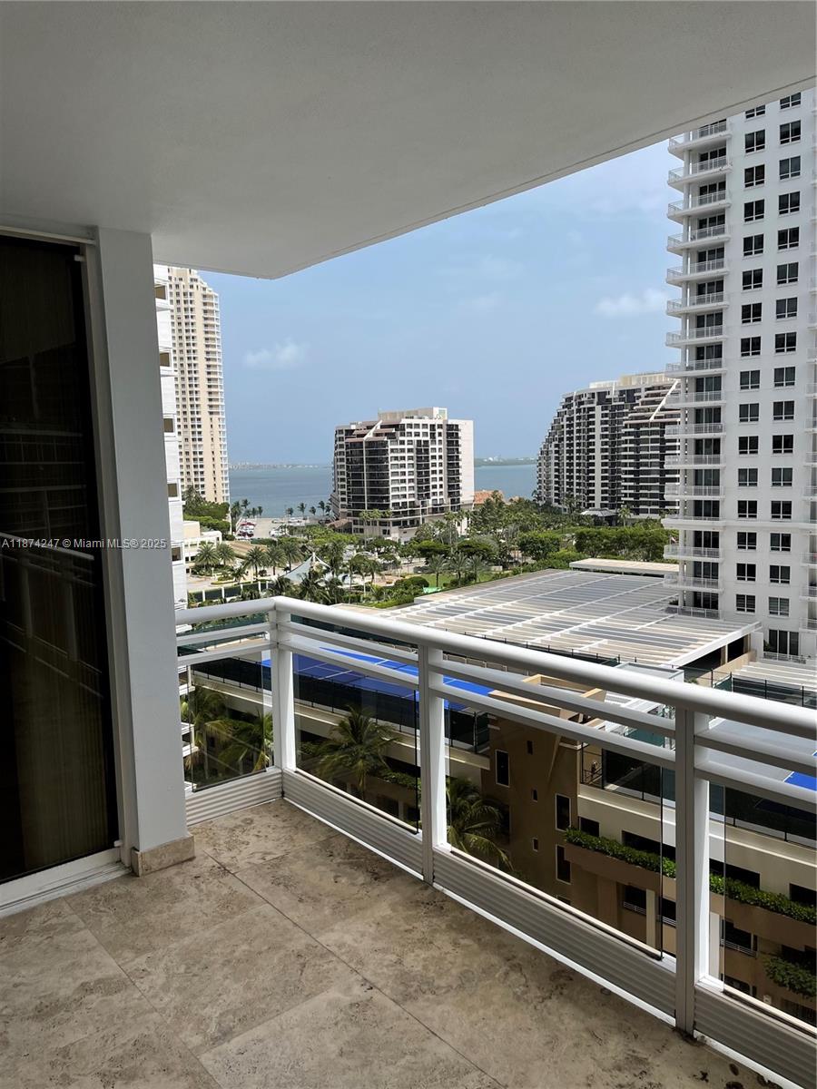 image Carbonell Condo2