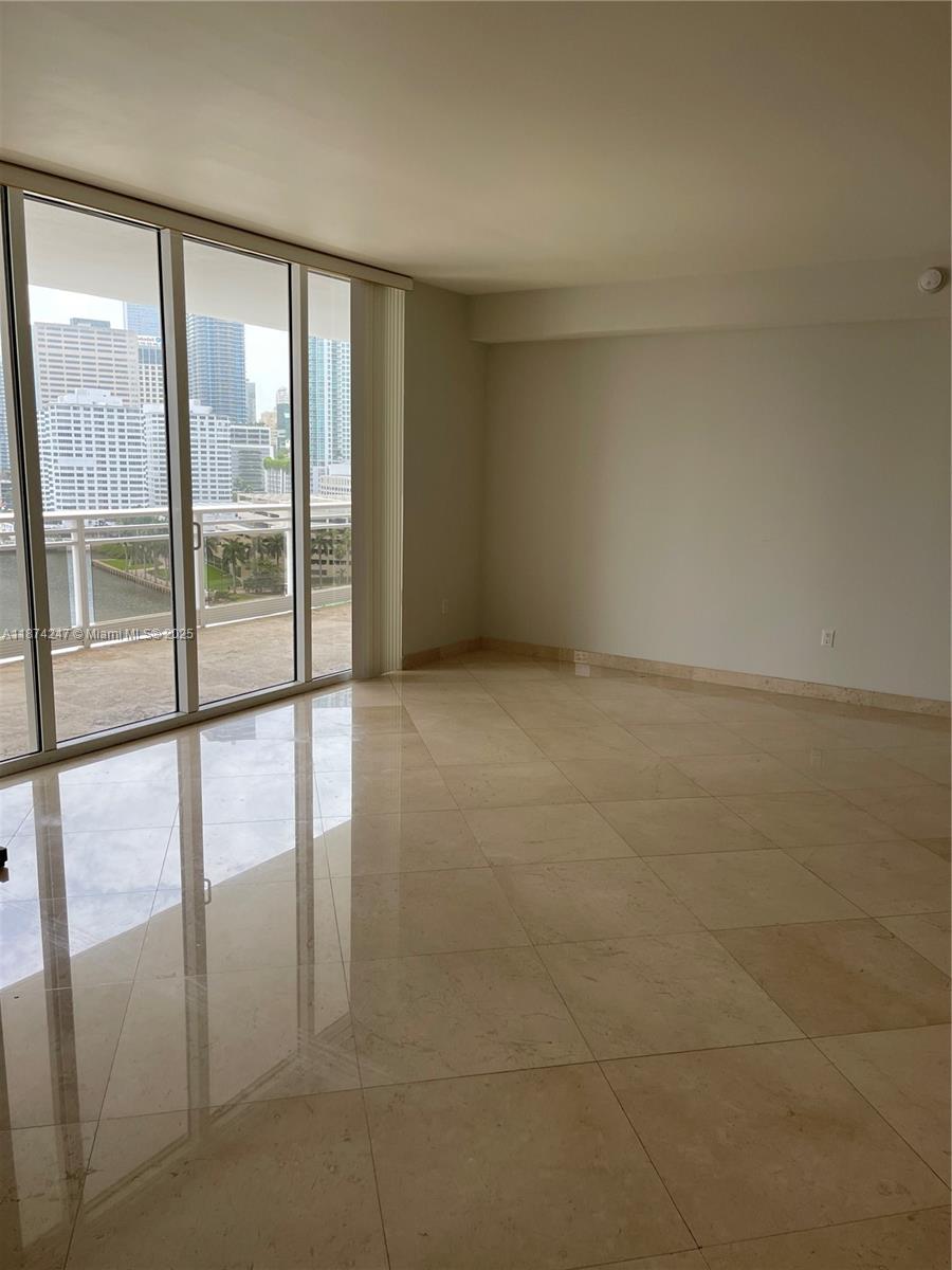 image Carbonell Condo3