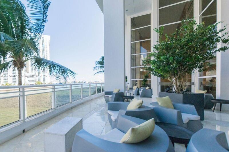image Carbonell Condo45