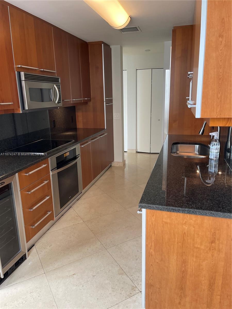 image Carbonell Condo5