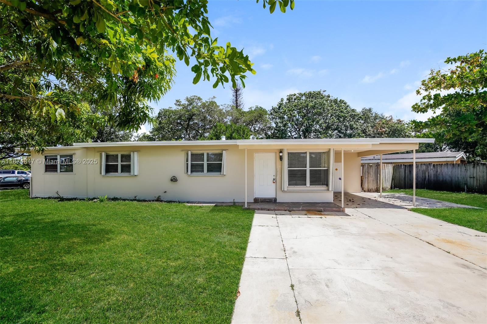 1770 NW 18th St