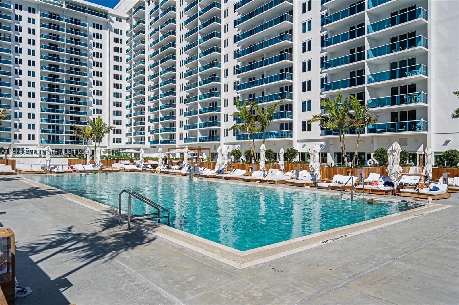 image Roney Palace Condo12