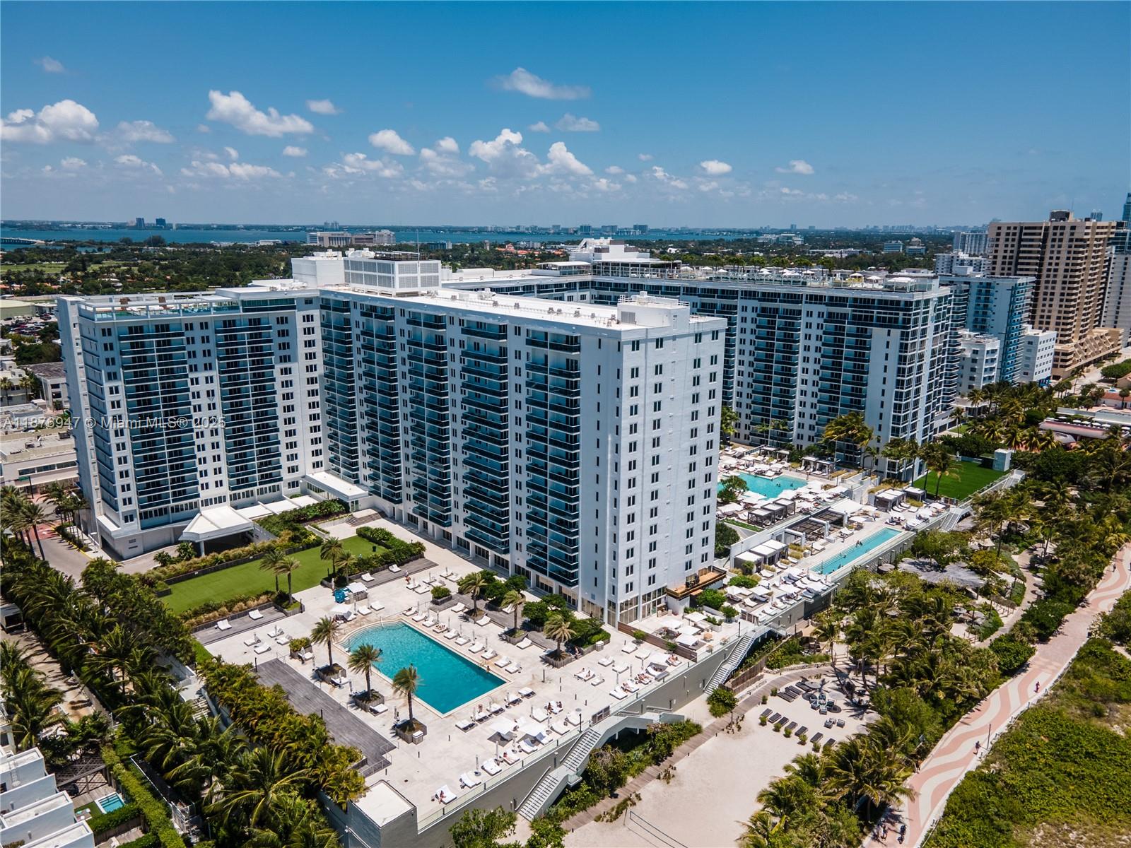 image Roney Palace Condo1