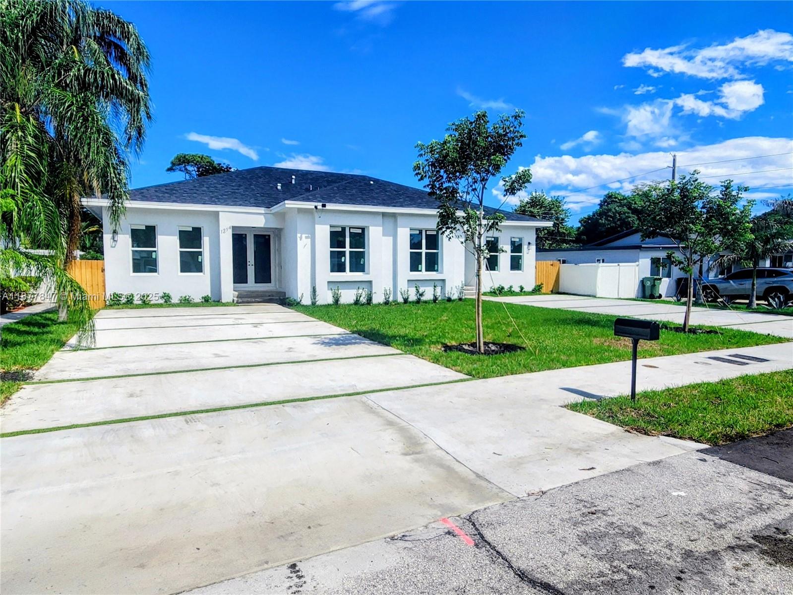 1214 NW 4th Ave