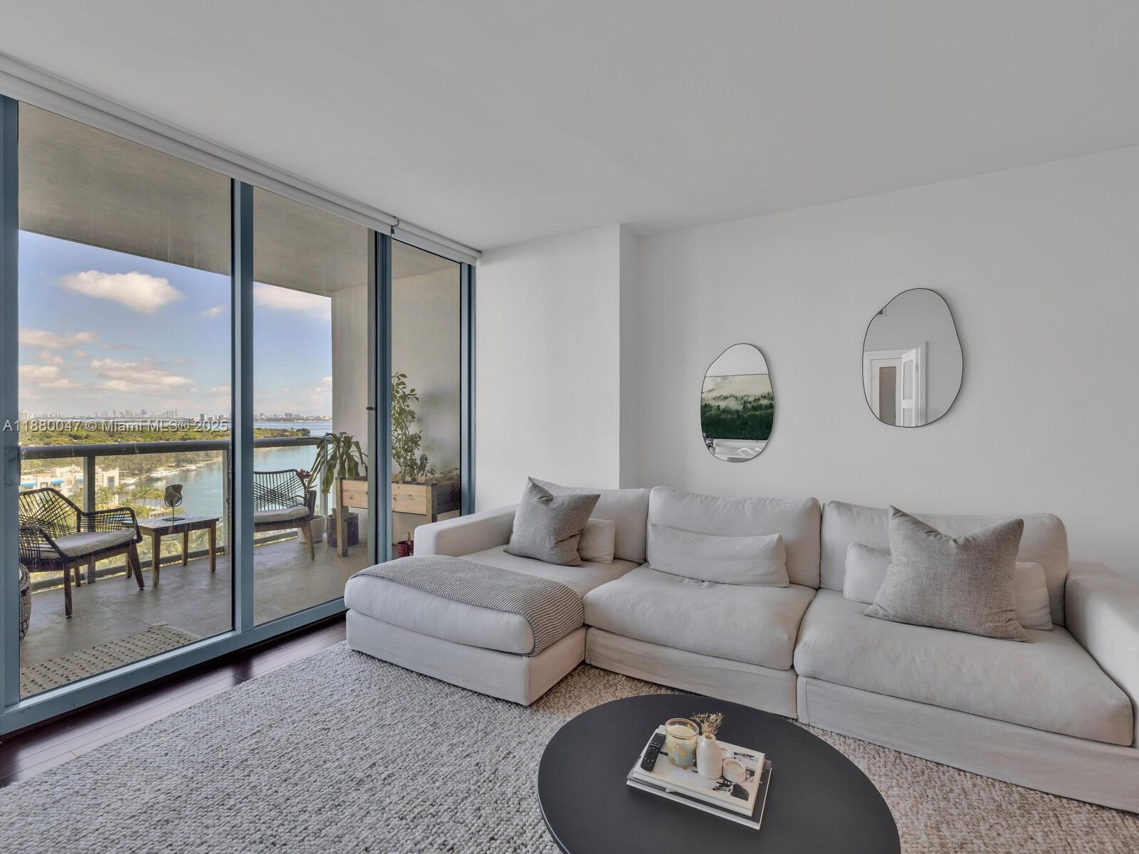 image Blue On The Bay Condo15