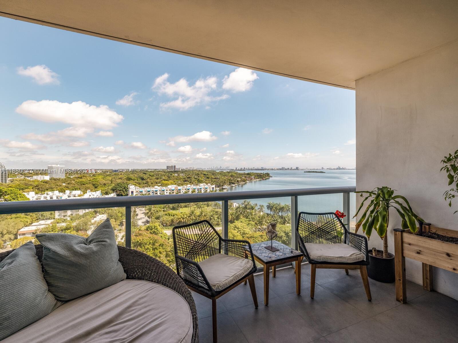 image Blue On The Bay Condo17