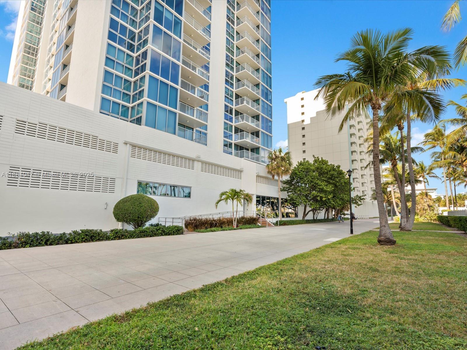 2655 Collins Ave #510