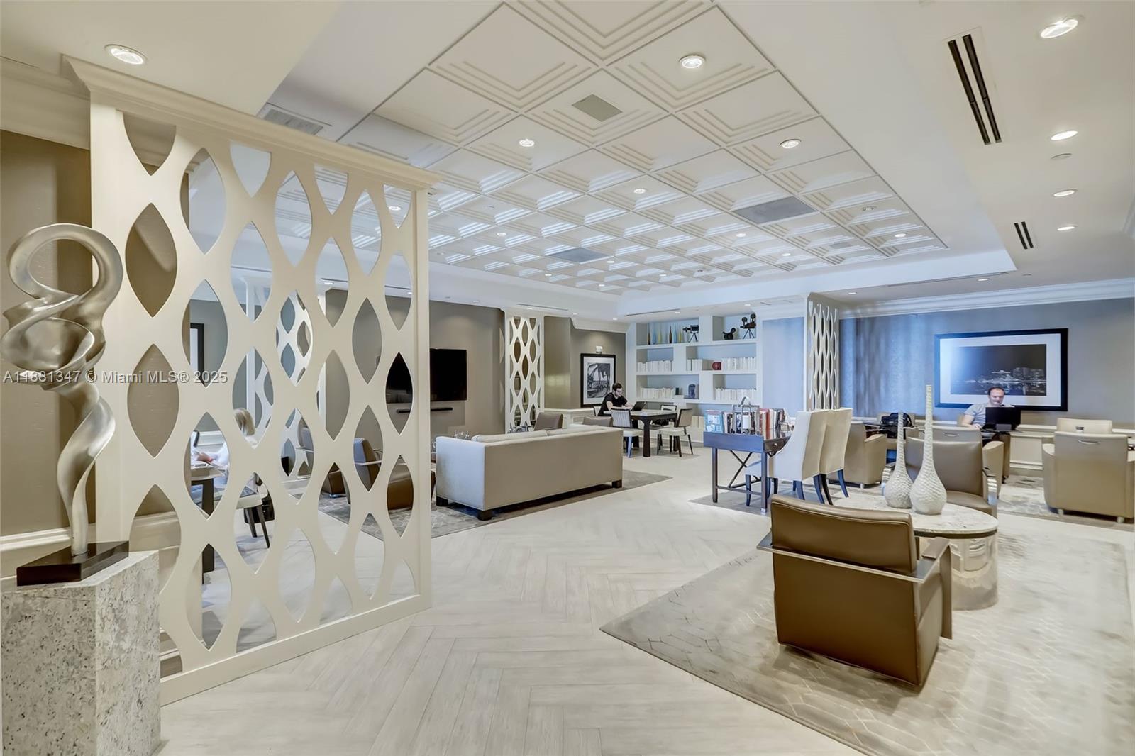 image The Peninsula Condo49