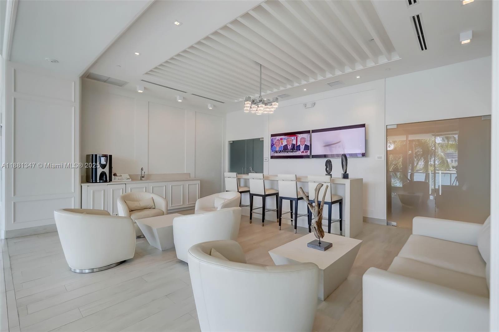 image The Peninsula Condo51