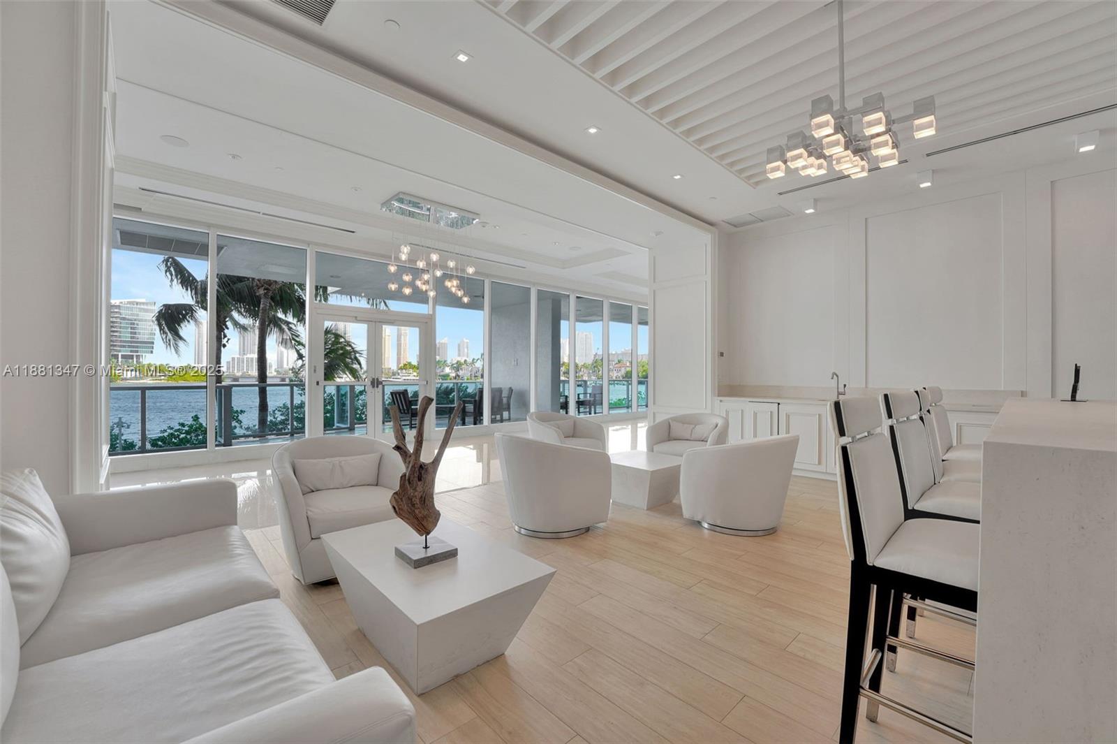 image The Peninsula Condo52