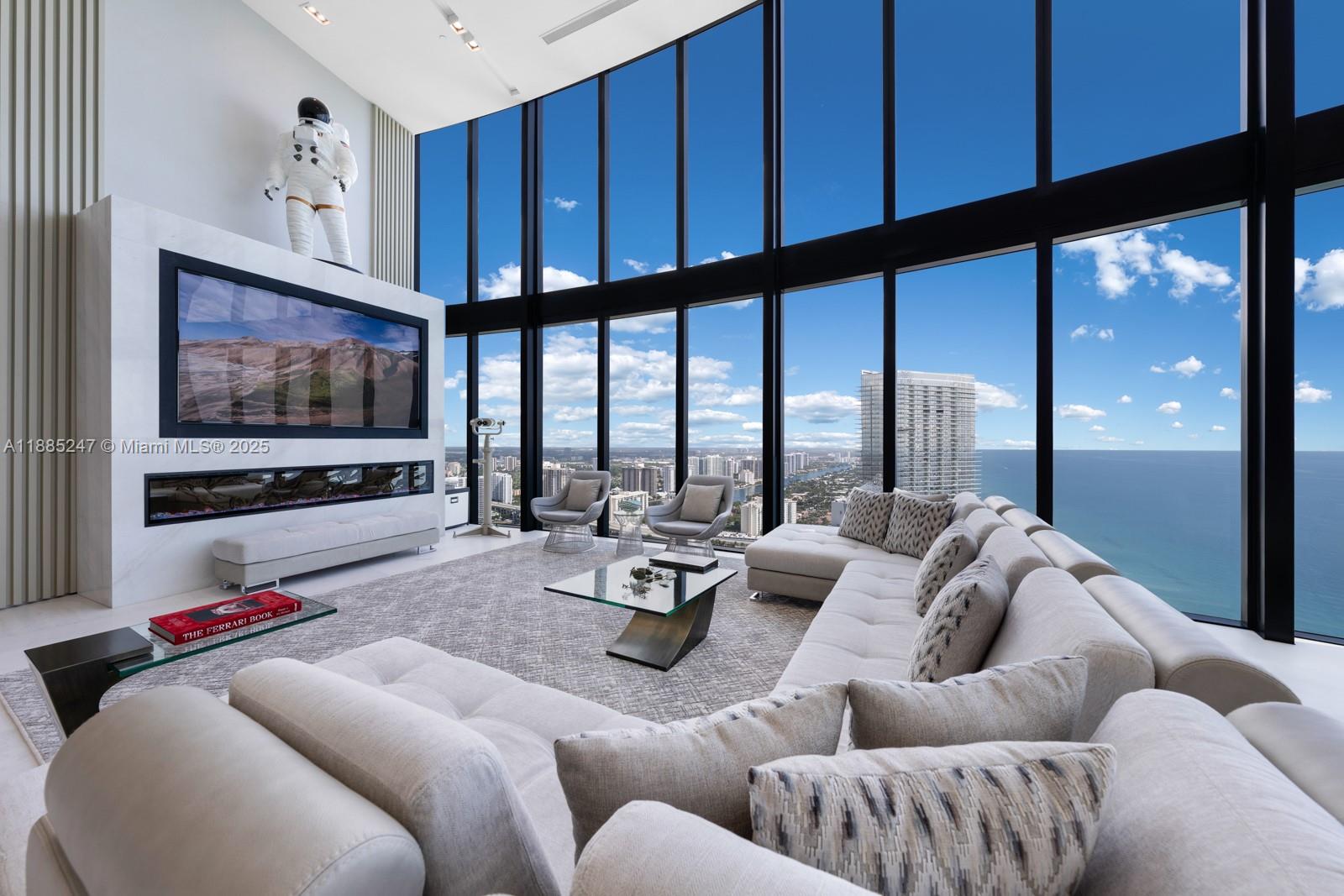 image Porsche Design Tower16