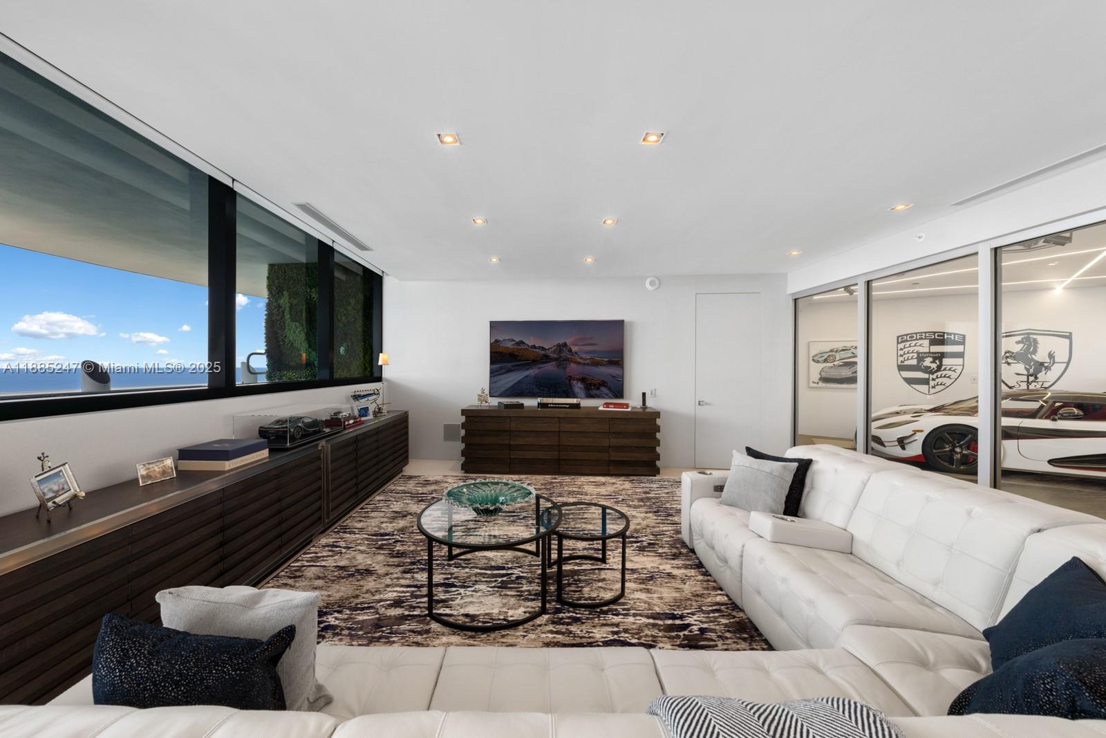 image Porsche Design Tower28