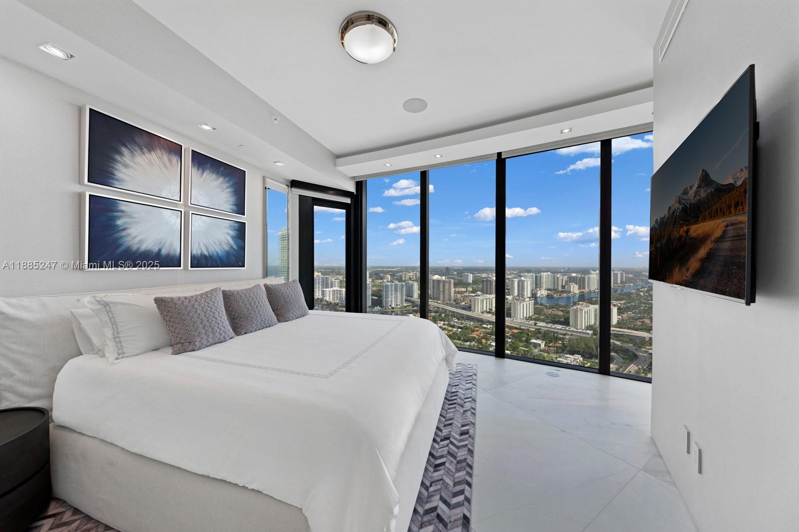 image Porsche Design Tower29