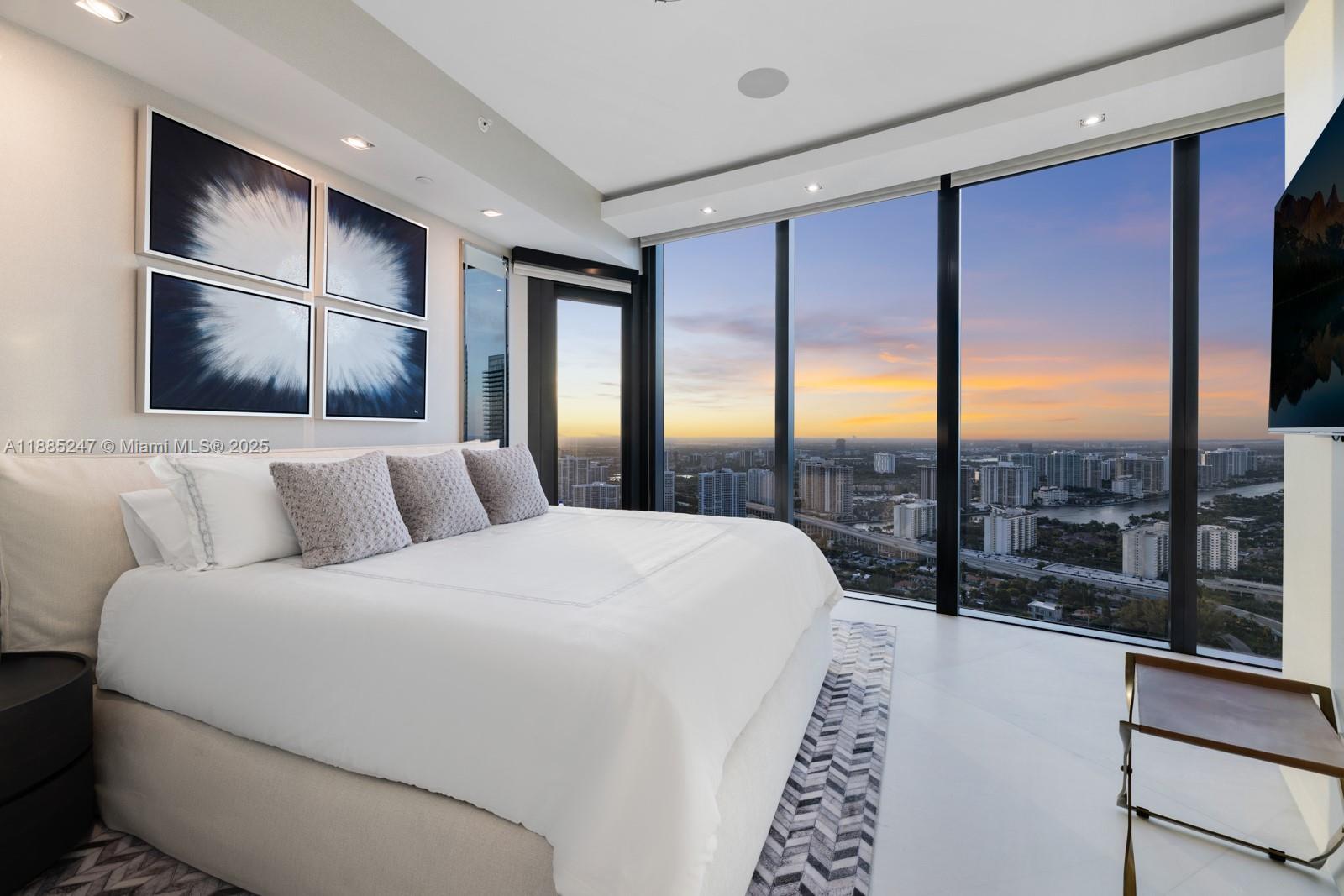 image Porsche Design Tower30