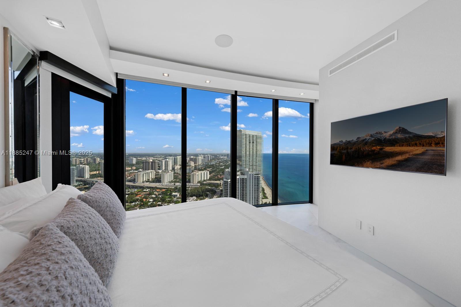 image Porsche Design Tower31