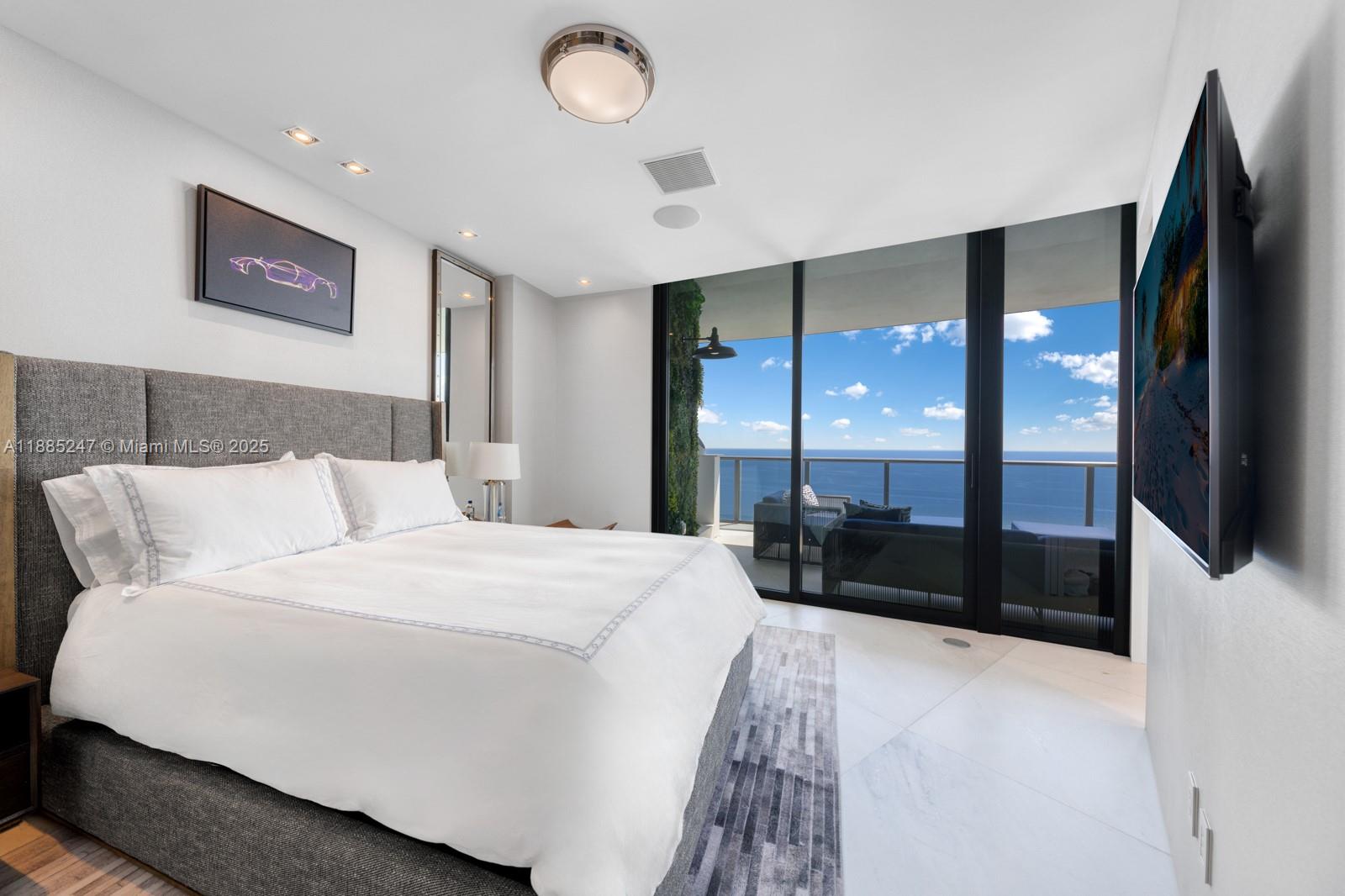 image Porsche Design Tower33