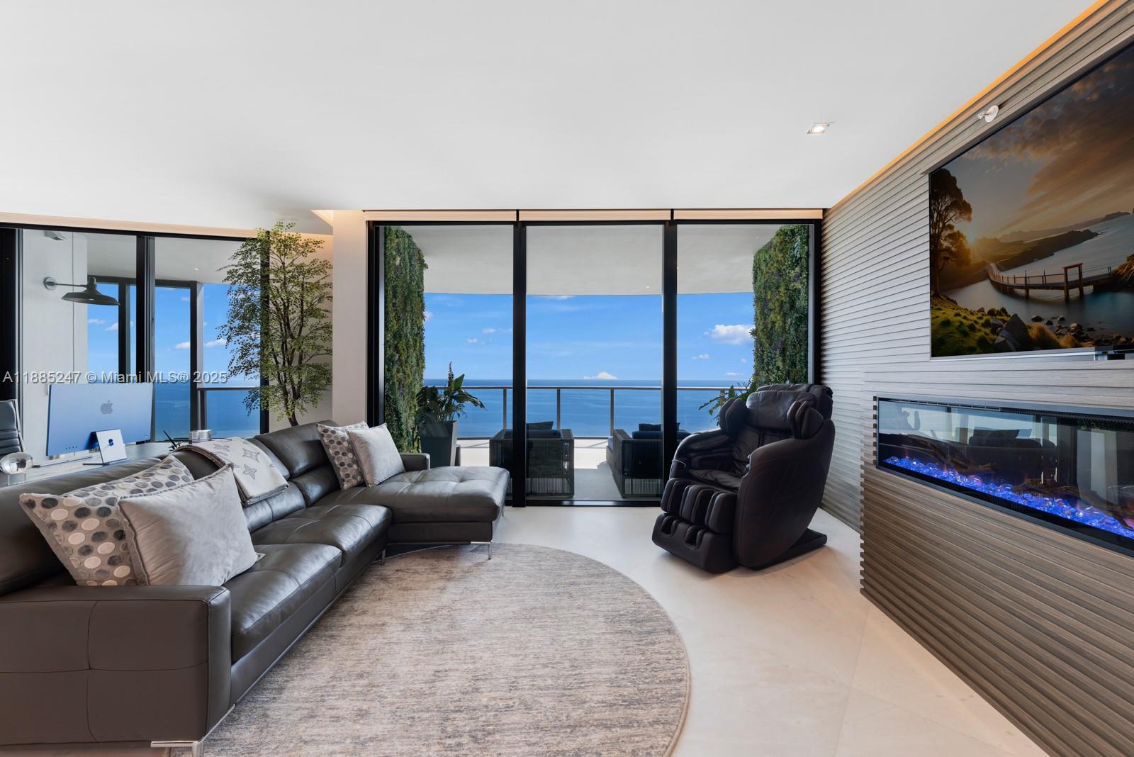 image Porsche Design Tower44