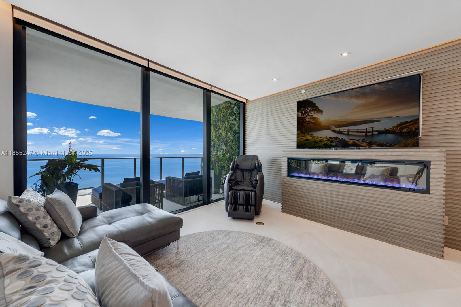 image Porsche Design Tower45