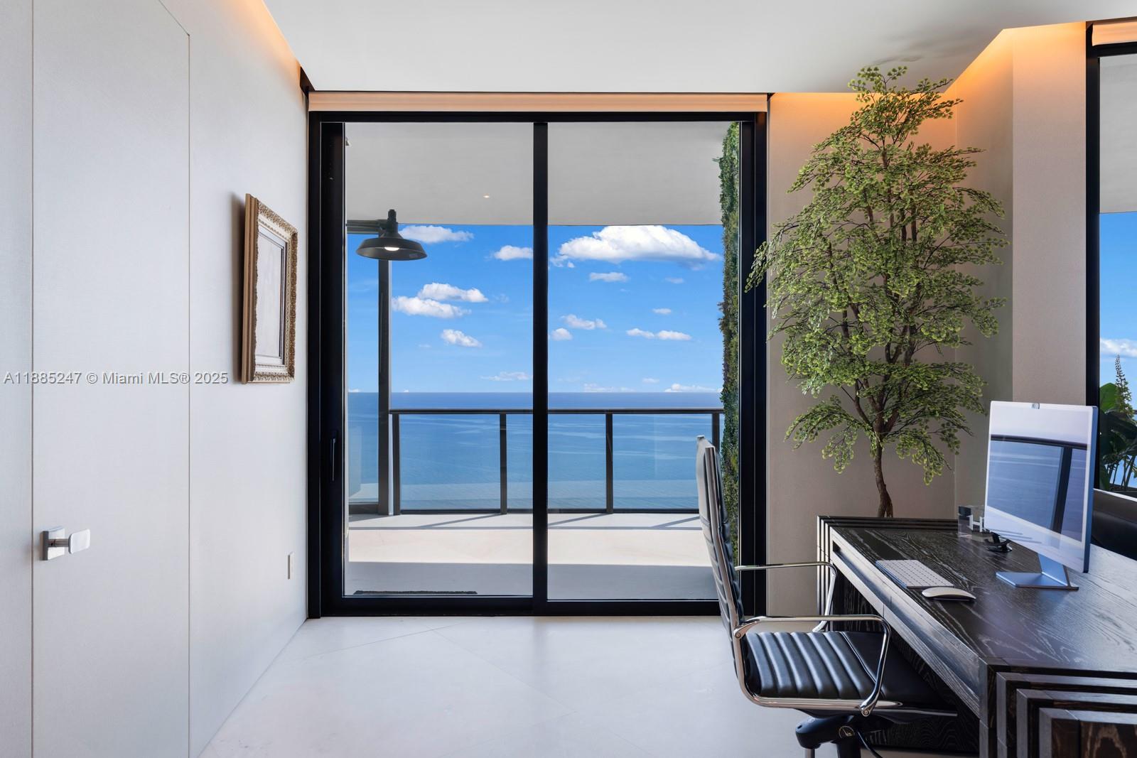 image Porsche Design Tower46