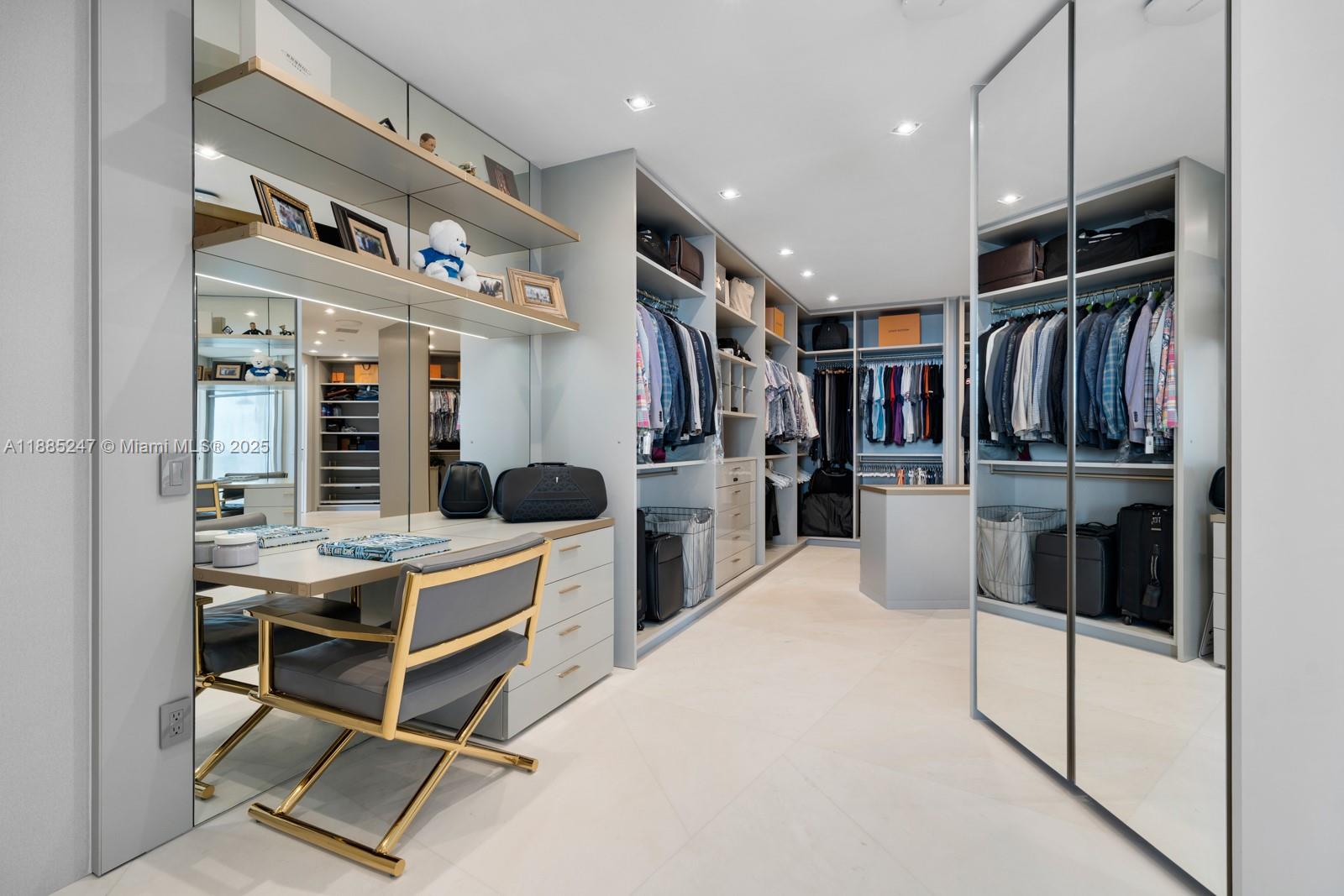 image Porsche Design Tower48