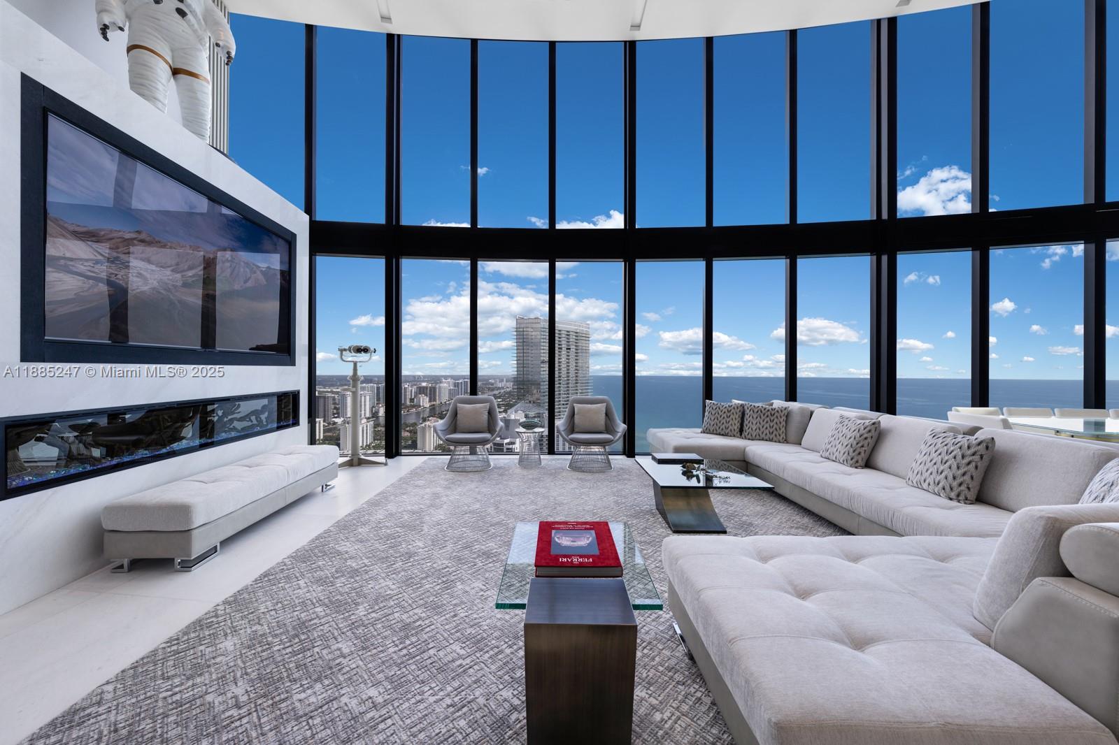 image Porsche Design Tower4