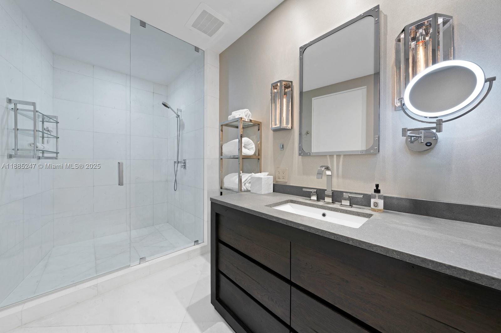 image Porsche Design Tower56