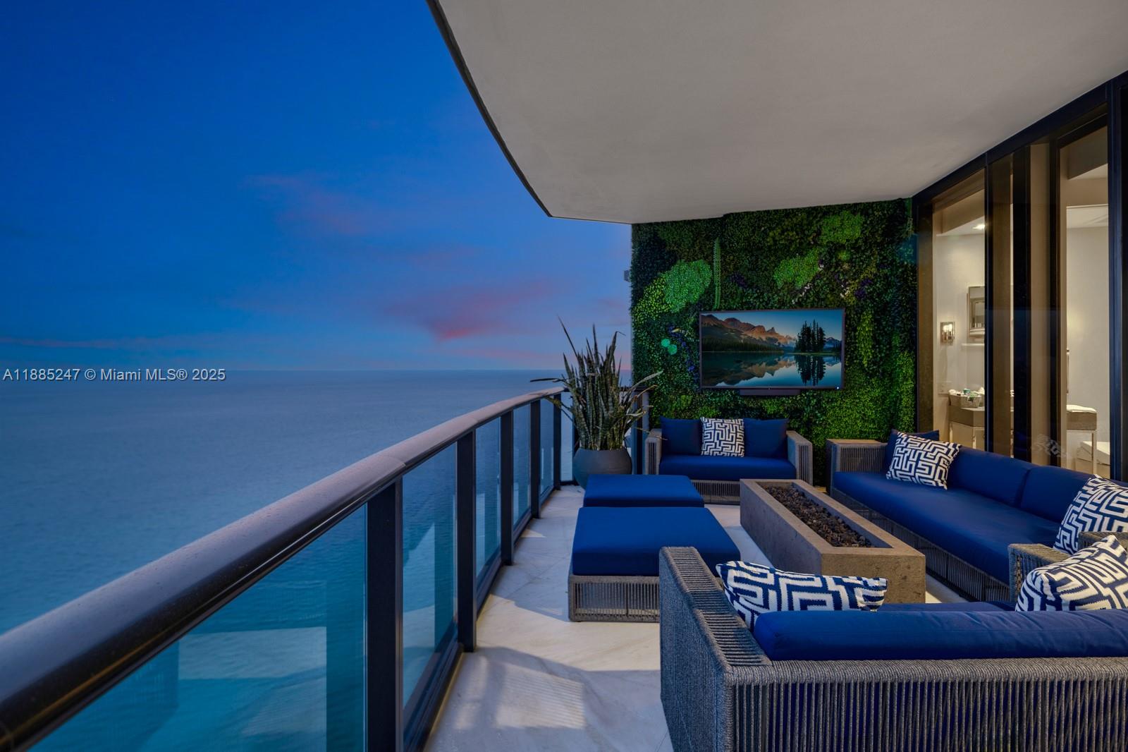 image Porsche Design Tower70